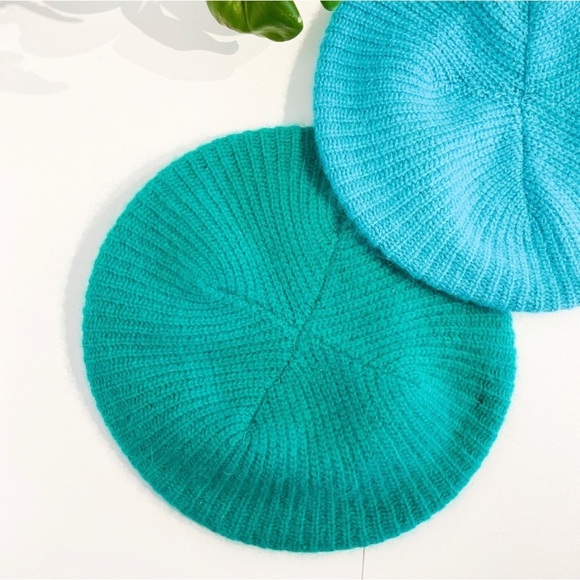 2 VINTAGE Angora Wool Berets - Teal & Emerald Green Hats - Picture 2 of 7